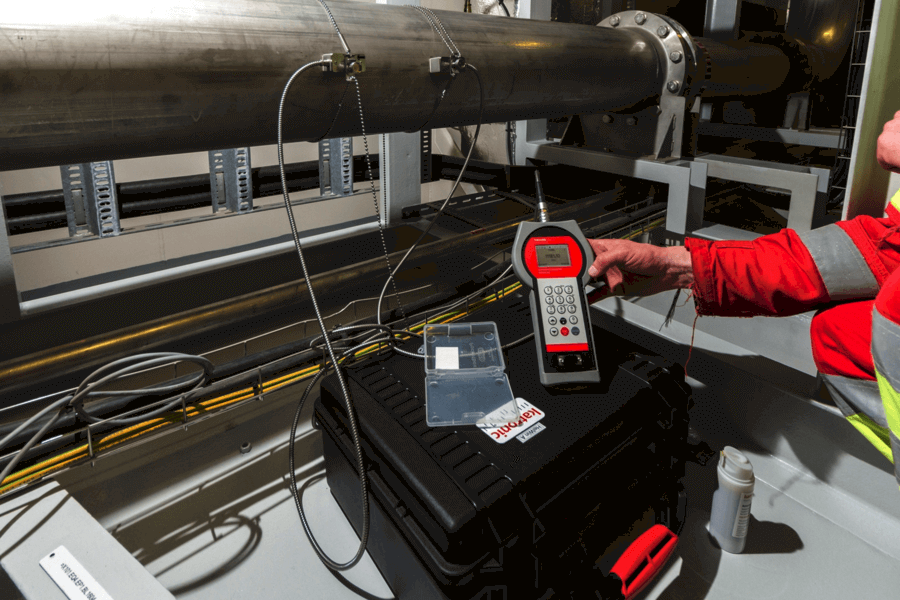 The KATflow 200 flow meter in use in the converter cooling room on the offshore converter platform HelWin alpha from TenneT.