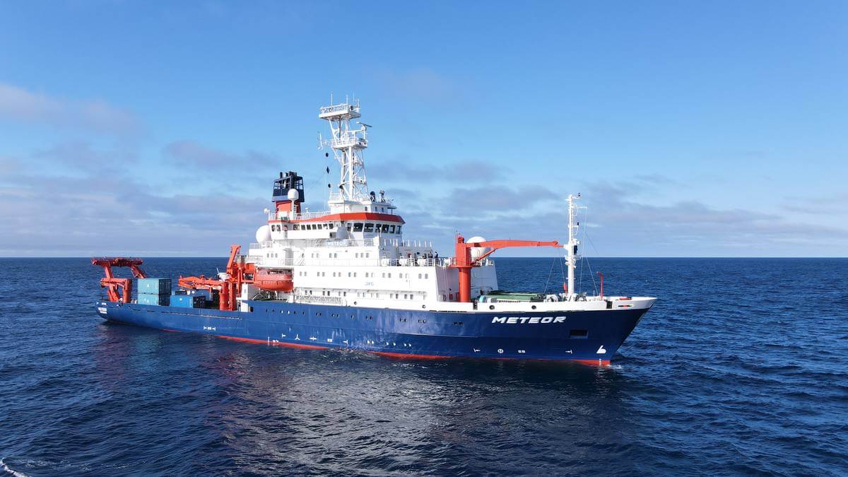 The German research vessel METEOR on the high seas.