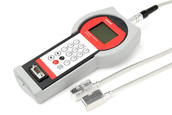 Portable clamp-on ultrasonic flow meter KATflow 200 for temporary measurements with K4N ultrasonic sensors